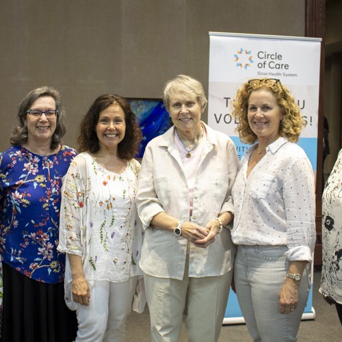 photo of volunteer committee with Roberta Bondar
